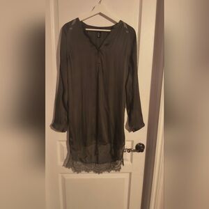 H&M green dress. Size 6.Very beautiful green color with satin effect.